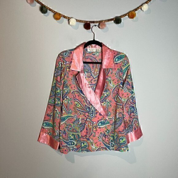 Vintage Victoria's Secret Gold Label pink paisley two-button top - Picture 1 of 4